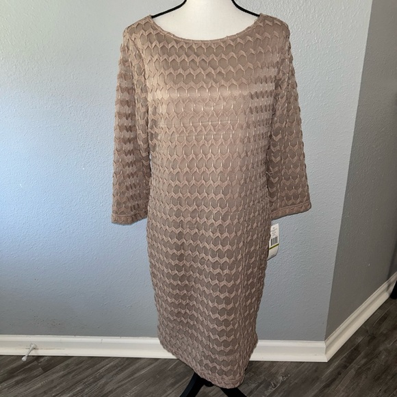 Sharagano Plus Size 14 Cafe Textured Zig Zag Stretch Dress NWT - Picture 1 of 6